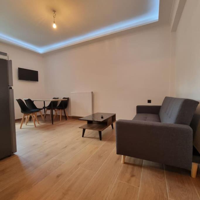 Thanos Apartment Ptolemaida Esterno foto