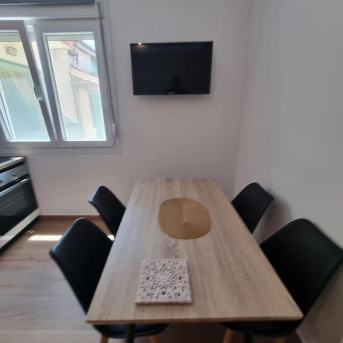 Thanos Apartment Ptolemaida Esterno foto